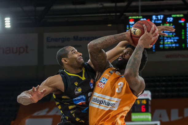 班底重组国 班底重组国